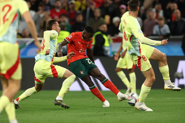 恒大足校3-1逆转申花，提前一轮夺得U15精英联赛冠军