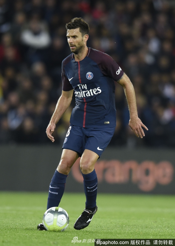 NBA：独行侠击败雄鹿 东契奇全场三双