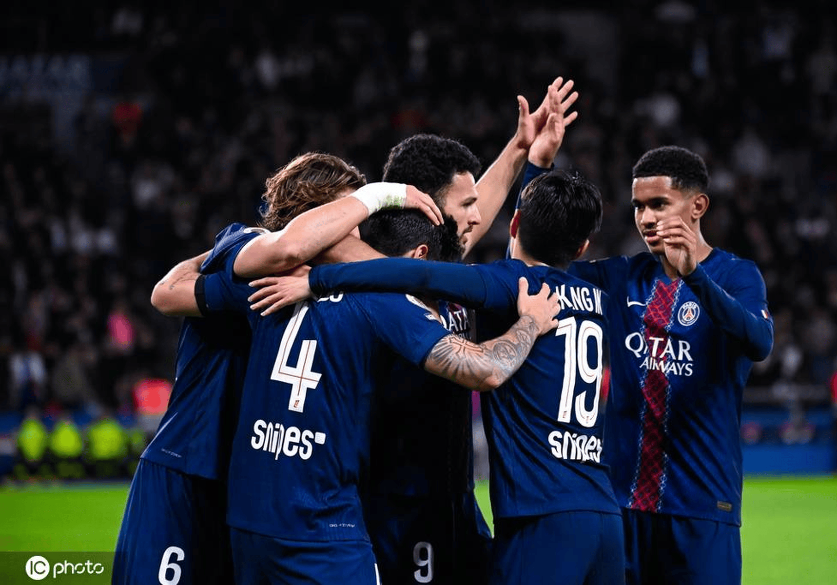 弑旧主，费瓦斯曾与林良铭、巴尔韦德在皇马B队做过队友