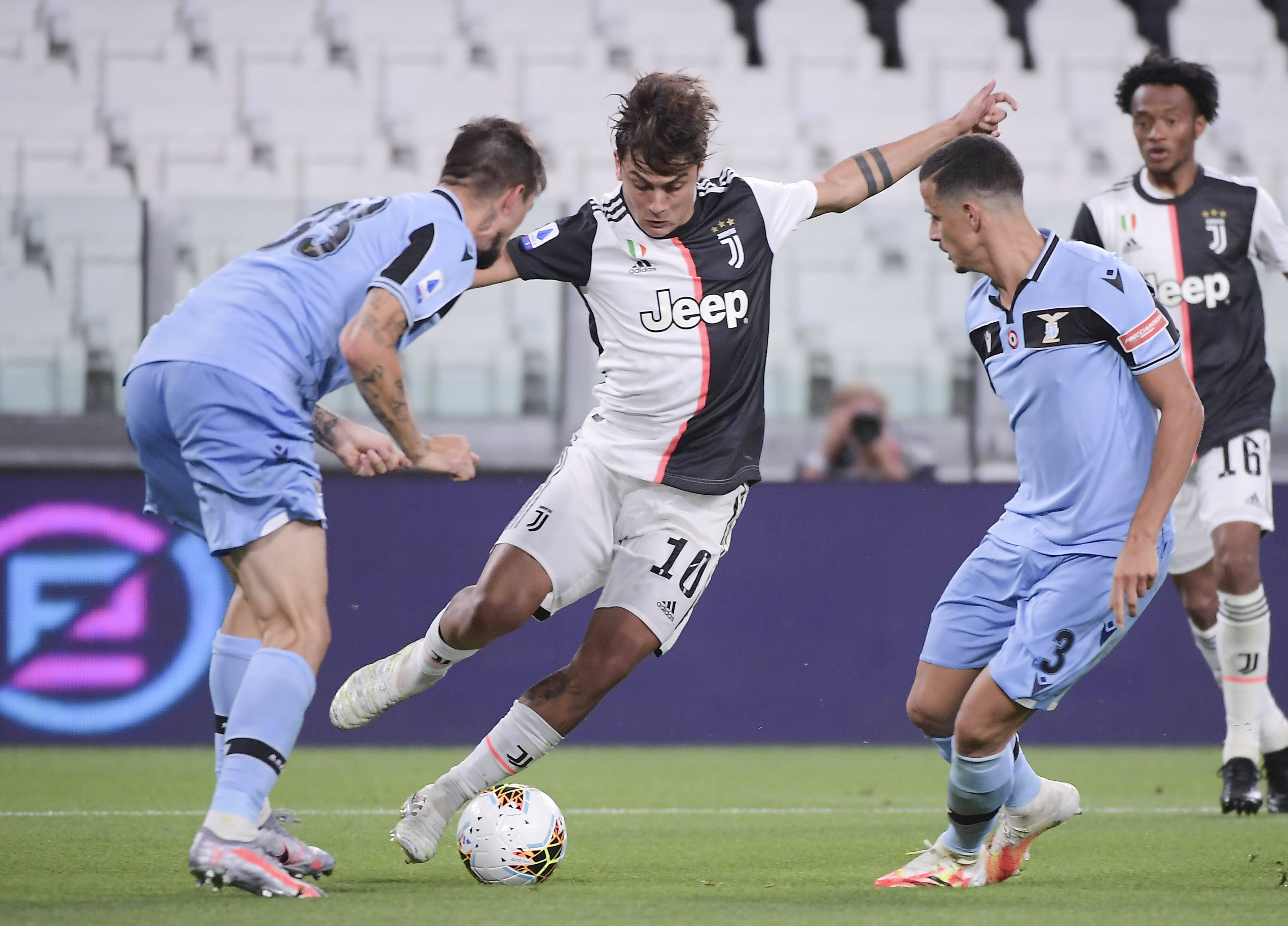 瓦德尔：凯恩若选择离开拜仁，应当优先考虑转会至皇马或巴萨