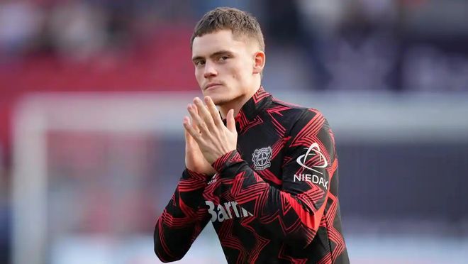 鱼缸论继续！霍伊伦双响助球队回榜首，头顶脚踢荣膺全场最佳